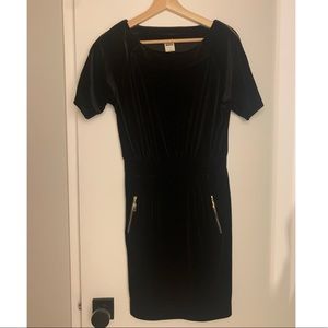 Vero Moda Black Velvet Dress with zipper detail